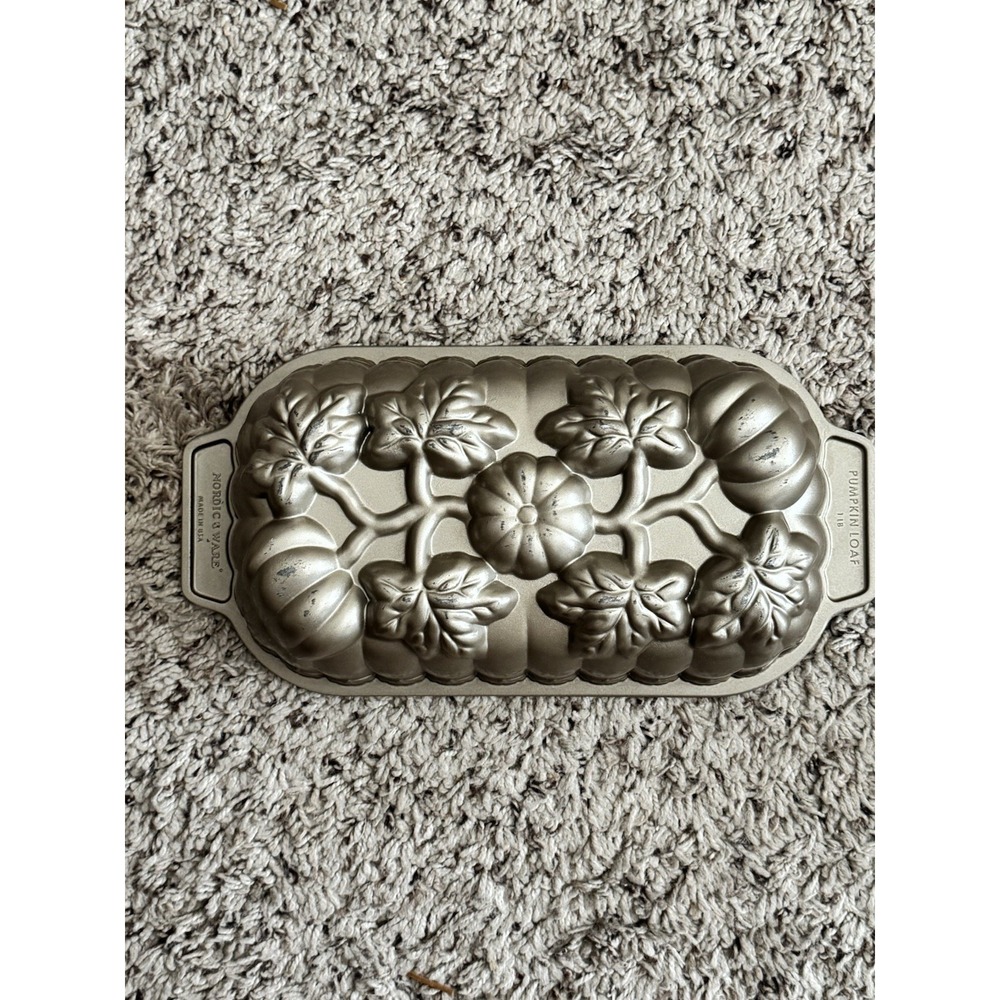 Nordic Ware Pumpkin Loaf 1 lb. Cake Pan Mold Cast Aluminum Made in USA